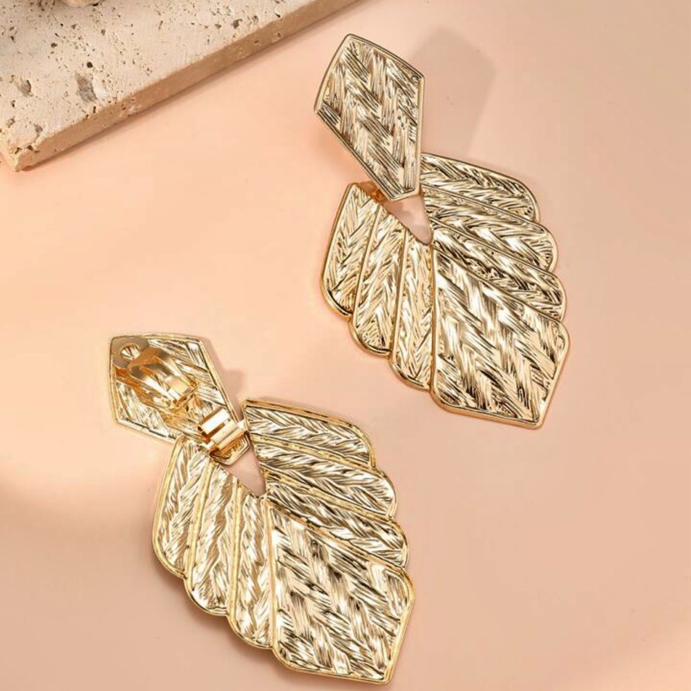 ❗️🆕 Clip-On Leaf Earrings❗️